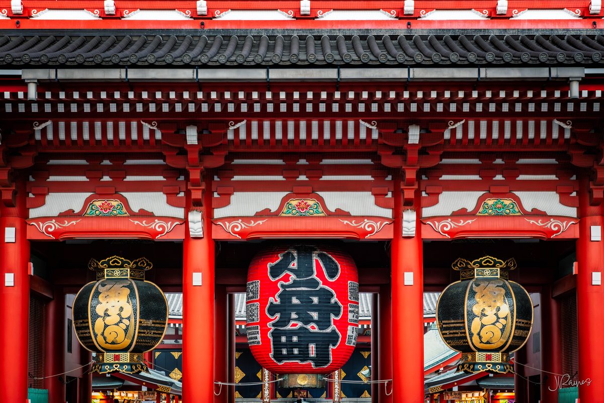 Sensō-ji Buddhist temple in Asakusa, Tokyo, Japan